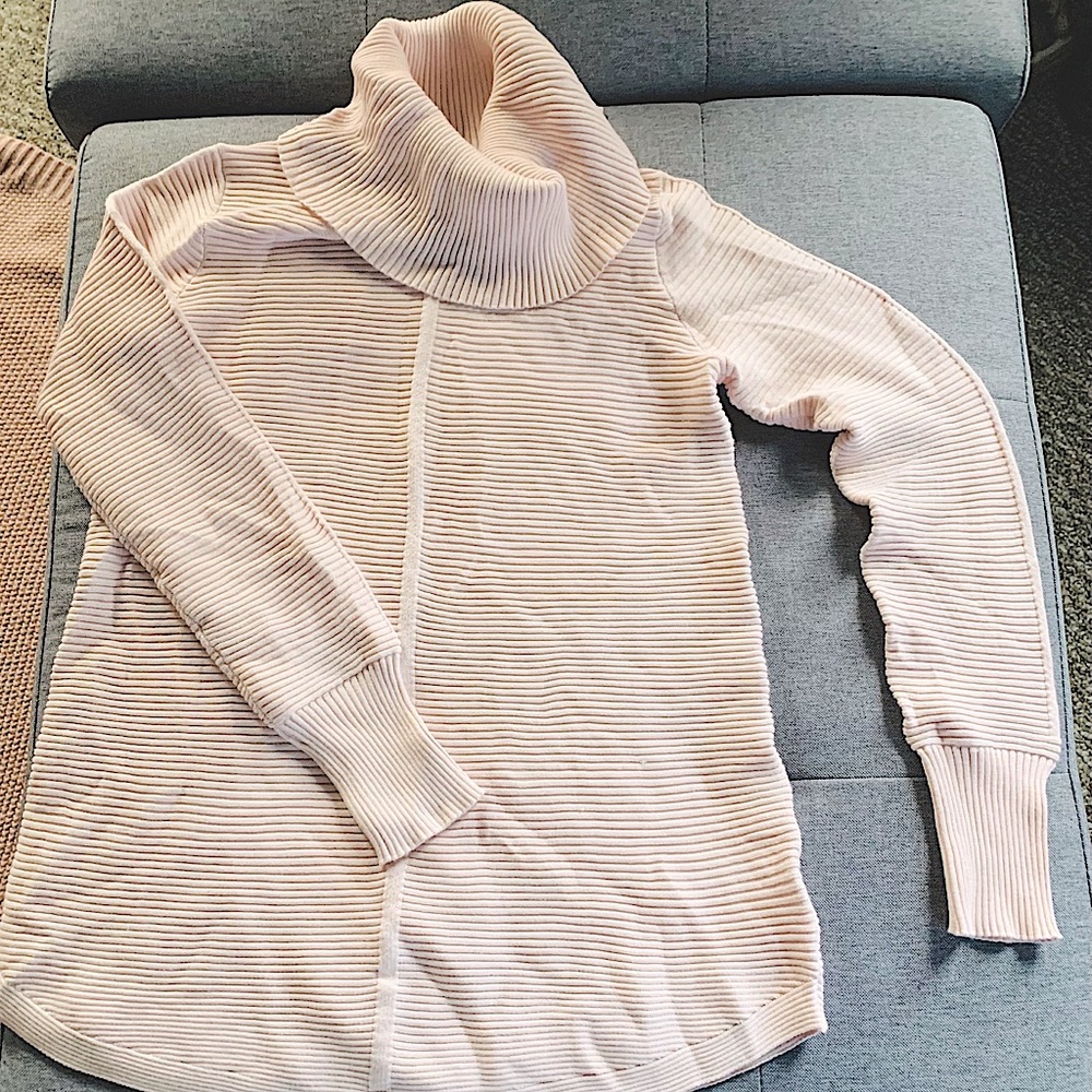 EVOLUTION BY CYRUS
Fawny Cowl Neck Ribbed Pullover